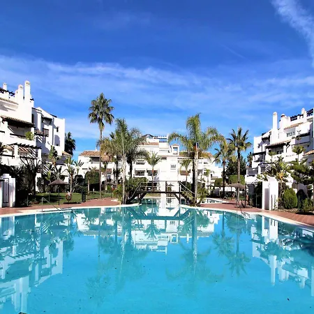 Apartment Penthouse Adelfas Del Mar-private Pool & Marbella